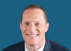 Woody Bradford, chi è il nuovo CEO americano della joint venture tra Generali e Natixis, 27 anni di carriera da Generali Investments a Conning a Octagon