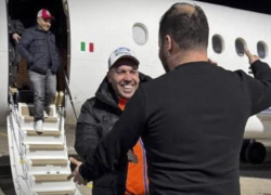 Trafficante libico di migranti Almasri arrestato, poi rilasciato “per un cavillo”, CPI: “Crimini contro umanità, Italia cooperi”