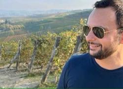 Addio a Fabio Postiglione, morto in un incidente stradale in scooter a Milano il giornalista del Corriere della Sera, aveva 44 anni