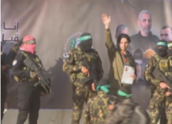 Gaza, scambio di ostaggi Hamas-Israele, liberati Yarden Bibas, Ofer Calderon e Keith Siegel in cambio di 183 prigionieri palestinesi - VIDEO