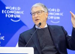 Bill Gates ospite a Che tempo che fa da Fabio Fazio: il nemico di classe presentato come filantropo 