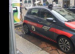  ATM e le multe selvagge a Milano: con la telecamera Eagle Eye sul tetto delle auto di servizio elevate 3mila contravvenzioni al giorno