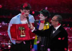 Olly vincitore di Sanremo 2025, Marcella Bella ultima, fischi per l'esclusione di Achille Lauro e Giorgia dalla top five - CLASSIFICA FINALE