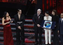 Festival di Sanremo 2025, la quarta serata tra polemiche, lacrime e duetti iconici