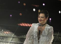 Chi è Mira Awad, l'ospite di Sanremo 2025 "spacciata" per palestinese, ma nata in Israele, rappresentò Tel Aviv all'Eurovision e fu soldatessa Idf in un musical
