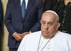 Sale la tensione in Vaticano: il ritorno di Papa Francesco a Santa Marta si allontana