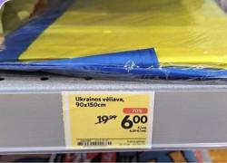 Lituania, "iniziata la svendita di bandiere ucraine, sconto del 70%, da 19,99€ a 6€" - il POST virale