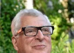 Prada e Capri Holdings verso accordo per acquisizione di Versace a 1,5 miliardi di euro, nasce polo italiano della moda da €5,96 mld di ricavi