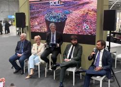 
SOL2EXPO. Sen. Gelmetti, membro della Commissione Bilancio del Senato della Repubblica e Vicepresidente di Veronafiere: “Fondamentale tutelare il settore agricolo”