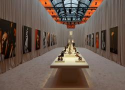 Santoni, alla Milano Fashion Week in scena cinquant'anni di meraviglia e bellezza