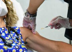 Risarcimento danni vaccino Covid AstraZeneca, indennizzo bimestrale da 2mila€ per una 67enne di Terni, invalida per trombosi dopo 1a dose