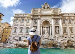 Turismo, record di visitatori in Italia nel 2024 e sorpasso sui cugini francesi