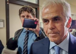 Addio al poliziotto Carmine Gallo, morto per infarto fulminante a 66 anni, era ai domiciliari nell'inchiesta sui dossieraggi illegali