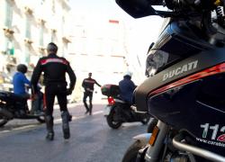 Napoli, i clan dell'area Est volevano i servizi abusivi di pulizia delle case popolari oltre a gestire il market della droga: operazione della DDA