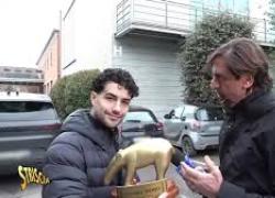 Tapiro d'oro a Tony Effe, Staffelli: "Valerio Scanu dice che sei stonato", il rapper: "Chi? Comunque è vero"; poi la "stoccata" a Fedez - VIDEO