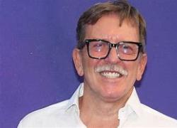 Riposa in pace, Pietro Genuardi, che aspettavi di guarire per denunciare che i vaccini ti avevano fregato: non ce l'hai fatta e allora provvedo io, da amico in embrione che ti aspettava nella battaglia