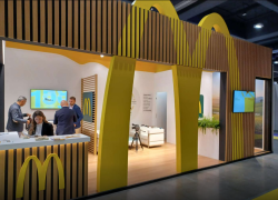 McDonald's investe 800 milioni in Italia; previste aperture di 900 ristoranti entro il 2027 e 5.000 nuove assunzioni all'anno