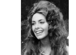 Addio a Nadia Cassini, morta a 76 anni l'attrice icona sexy della commedia all'italiana degli anni '70, sposò il conte miliardario Igor Cassini Loiewski