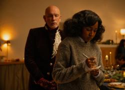 John Malkovich è satanico in OPUS, l'horror con un messaggio inquietante sui pericoli del fanatismo