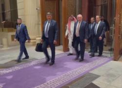 Colloqui Riad, saltata dichiarazione congiunta USA-Russia per posizione Ucraina, il ministero della difesa russo: “Impossibile fidarsi di Zelensky”