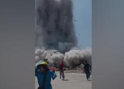 Bangkok, crollato grattacielo di 30 piani in costruzione durante il terremoto in Myanmar, in pochi secondi un cumulo di macerie - VIDEO