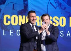 Matteo Salvini consegna tessera Lega a Vannacci, il generale: “Avanti insieme contro Von der Leyen, Commissione europea e RearmEu” - VIDEO