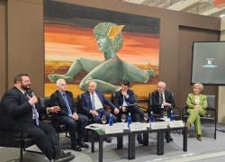 Vinitaly, Regione Sicilia. On. Carloni, Presidente della Commissione Agricoltura della Camera dei Deputati: “Occorre introdurre normative che agevolino l’ingresso dei giovani nel mondo agricolo”