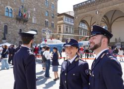 Celebrato a Firenze il 173° Anniversario della fondazione della Polizia di Stato. Cerimonia in Palazzo Vecchio e piazza della Signoria 