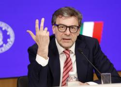 Def, crescita Pil dimezzata nel 2025 al +0,6%, nel 2026 e 2027 al +0,8%, Italia in stagnazione