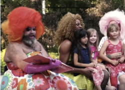 "Genitore 1" e "genitore 2", la virata al "gender fluid" di Renzi nel 2015 e il tentativo di Salvini nel 2019 di tornare a "madre" e "padre" per la "difesa della famiglia naturale"