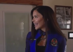 Blue Origin, compagna di Jeff Bezos Lauren Sanchez e Katy Perry nello spazio per 11 minuti, al via la missione insieme ad altre 4 donne - VIDEO