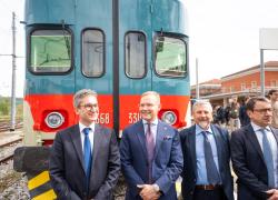 Fondazione FS Italiane, Snam e Hitachi Rail, presentate le automotrici ALN668 rigenerate in chiave green 