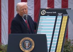 Dazi Usa, Trump ne parla da 30 anni, il cavallo di battaglia della strategia commerciale del tycoon nel suo libro "L'Arte di Negoziare"