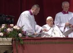 Papa Francesco, ultima apparizione nel giorno prima della morte, le parole in pubblico con voce debole: "Cari fratelli e sorelle, buona Pasqua" - VIDEO