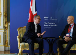 Eni e UK siglano l’intesa sul Liverpool Bay CCS, via libera al progetto di cattura della CO₂ nel Regno Unito