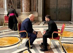 Incontro Trump-Zelensky ai funerali di Papa Francesco, sul tavolo Crimea e territori russi a Mosca, tycoon: “Vicini ad un accordo”