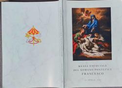 Funerali Papa Francesco, il libretto della “messa esequiale del Romano Pontefice”, le formule e le Liturgie nell’omelia per il Santo Padre