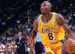 Kobe Bryant da record, la maglia dell'esordio venduta all'asta per la cifra record di 7 milioni di dollari