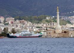 Polo logistica Fs, arrivata a Messina la nuova nave green Athena di Bluferries, varata lo scorso luglio nella capitale greca