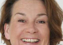 Omicidio Alexandra Fröhlich, arrestato ad Amburgo il figlio 22enne che ha “picchiato a morte” la madre, fu lui a chiamare i soccorsi dopo il delitto
