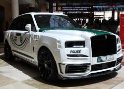 La Polizia di Dubai utilizzerà anche la Rolls Royce Cullinan personalizzata dallo specialista tedesco Mansory