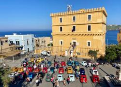 A Ventotene il primo raduno di Fiat 500 d’epoca arrivate da tutta Italia 