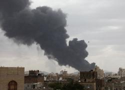 Yemen, raid di Israele su aeroporto Sanaa, Idf: "Messo fuori uso", esponente Houti: "Crimine efferato l’attacco sionista-usa al porto Hodeidah e alla fabbrica di Bagjal" - VIDEO