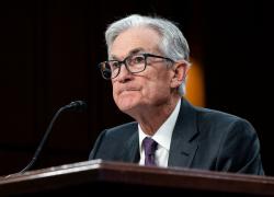 Fed mantiene tassi invariati tra 4,25% e 4,50%, lo schiaffo di Powell a Trump: "Rischi crescita inflazione da aumento dazi"