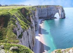 Normandia, l'area paesaggistica cara a Monet di Etretat con divieti d'ingresso per sovraffollamento