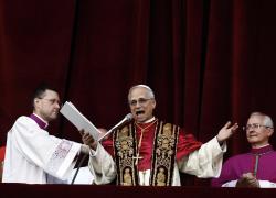 Habemu Scoop! Tg1 e Tg4 primi a dare la notizia del nuovo Papa, Chiocci e Pucci battono tutti sulla fumata bianca