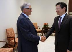 Singapore, approvata legge per vaccini obbligatori "in caso di necessità" e arrestare oppositori, pochi giorni dopo l'incontro tra Wong, Bill Gates e Ghebreyesus
