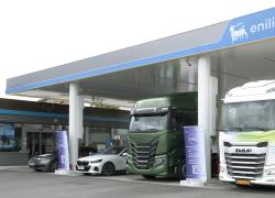 Enilive, partecipazione al Tour d'Europe per sostenere il ruolo dei biocarburanti HVO nella decarbonizzazione dei trasporti 