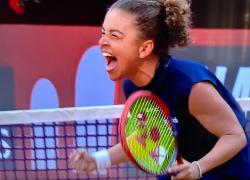 Tennis, Jasmine Paolini vince gli Internazionali BNL d’Italia, battuta Coco Gauff 6-4/6-2, è la prima azzurra campionessa a Roma dal 1985