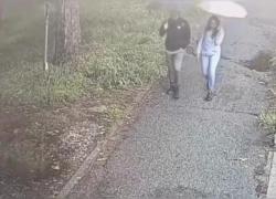 Omicidio Chamila Wijesuriya, autopsia: “Strangolata a mani nude da De Maria, foglie in bocca probabile ‘rituale’, coltellate dopo morte”